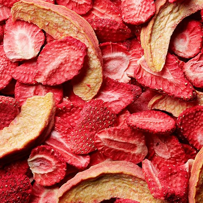 HOLLAND & BARRETT FRUITFETTI šaltyje džiovinti persikai ir braškės, 30 g
