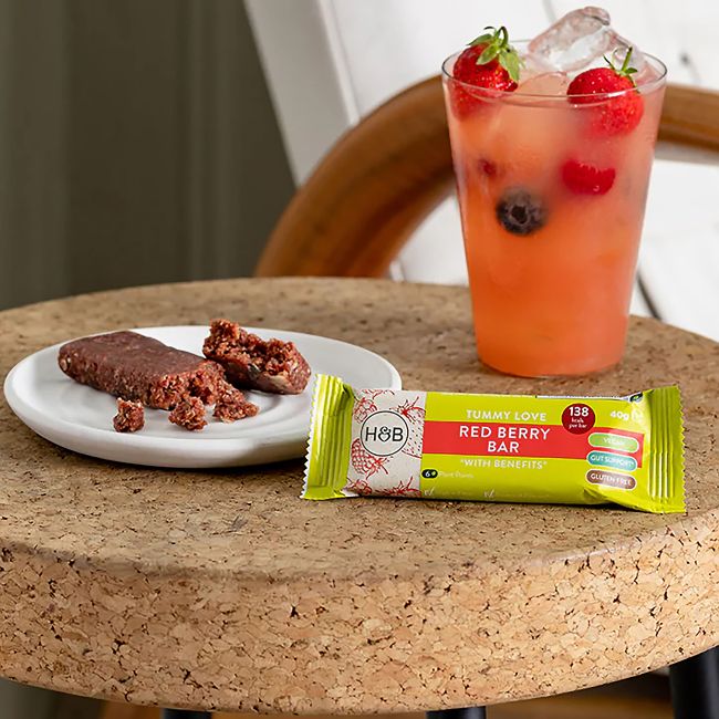 HOLLAND & BARRETT TUMMY LOVE RED BERRY BAR WITH BENEFITS batonėlis, 40 g