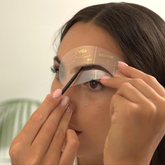 DELIA EYEBROW EXPERT GRAFITOWA CZERN antakių priežiūros rinkinys