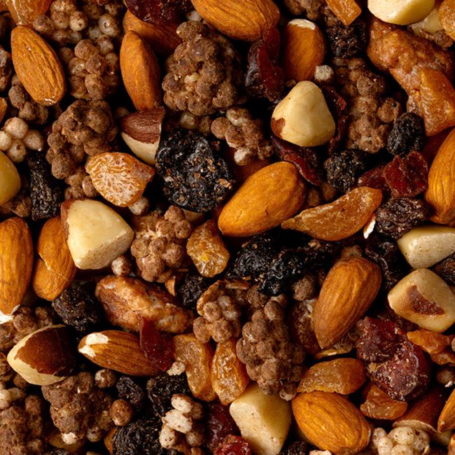 H&B TRAIL MIX WITH BENEFITS džiovintų vaisių, sėklų ir riešutų mišinys su kakava ir karamelė, 210 g