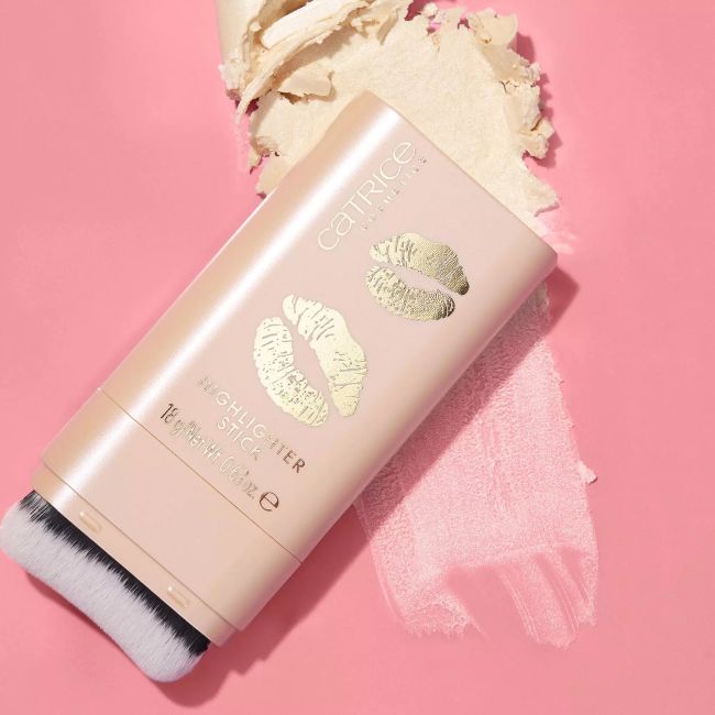 CATRICE KISS & GLOW HIGHLIGHTER švytėjimo suteikianti priemonė, 18 g