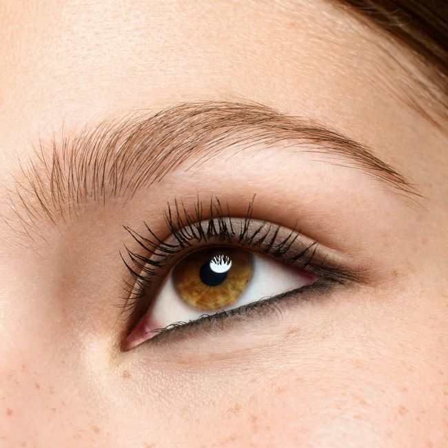 ESSENCE SATIN BLEND gelinis akių pieštukas, 0,22 g
