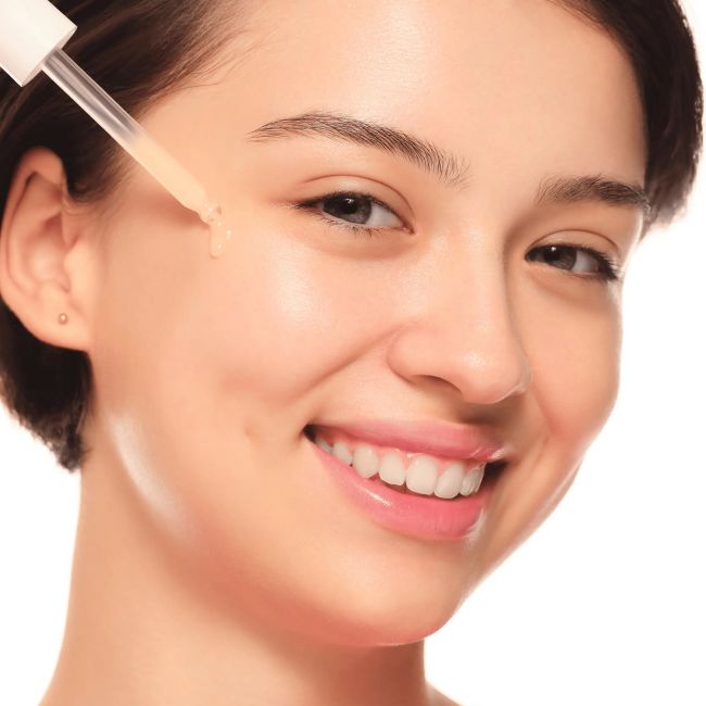 ESSENCE HELLO, GOOD STUFF! GLOW-C veido serumas, 30 ml