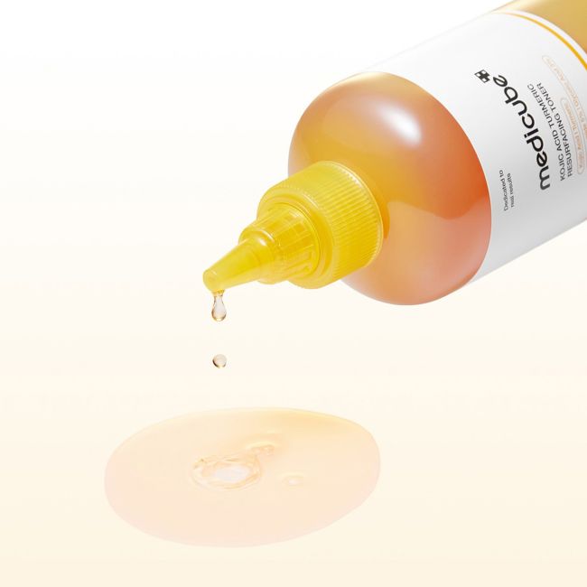MEDICUBE KOJIC ACID TURMERIC RESURFACING veido tonikas, 250 ml
