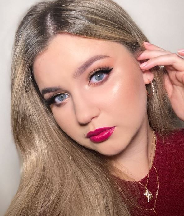  Gintarė: šventinio makiažo video su MAKEUP REVOLUTION