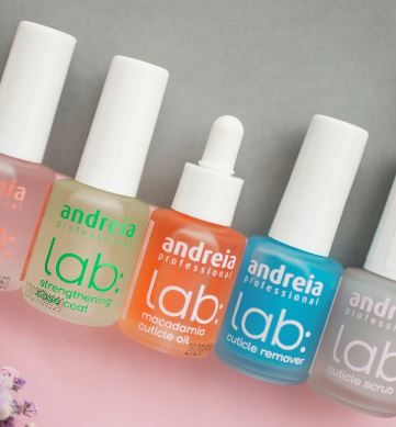 Karolina Skiedraitė: nagų priežiūra su Andreia Professional LAB 
