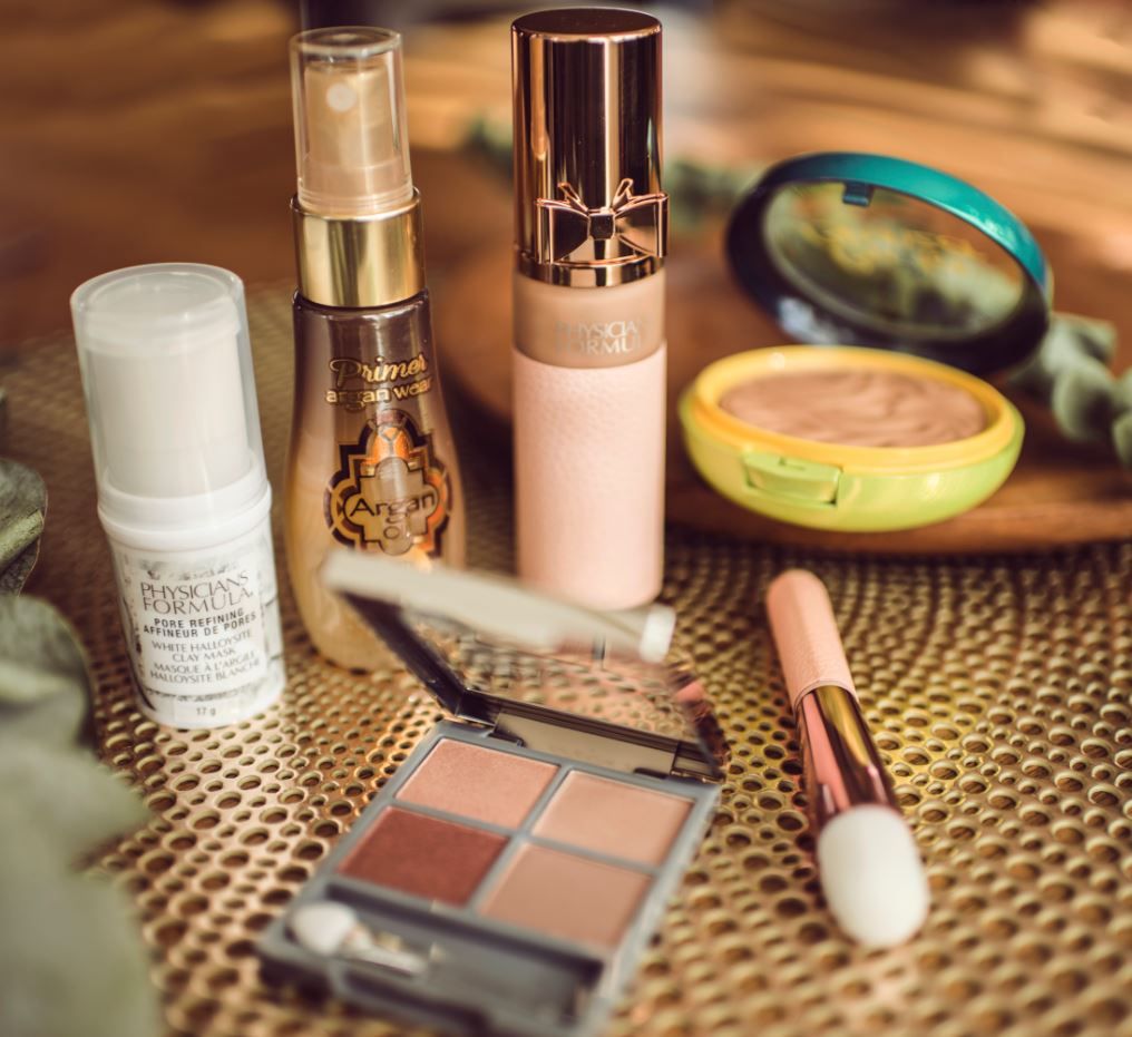 Physicians Formula - jautrios veido odos savininkėms 
