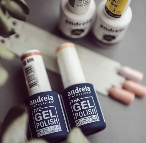 Geliniai nagų lakai ANDREIA PROFESSIONAL! Karolinos patarimai kaip nepriekaištingai nusilakuoti nagus namuose