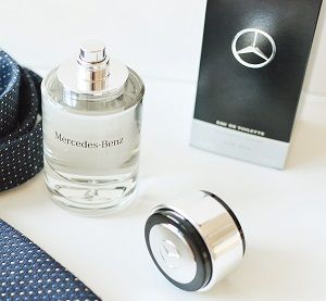 DOVANŲ IDĖJOS TĖČIO DIENAI. Salomėja iš Venividi.lt: MERCEDES BENZ kvepalai vyrams.