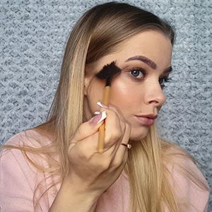 Apžvalgininkė Indrė – EUROKOS naujienos video formatu